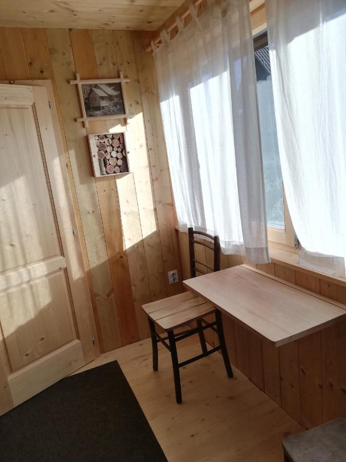 Gostel Koprivnik Pri Kocevju, Kocevski Rog Bagian luar foto